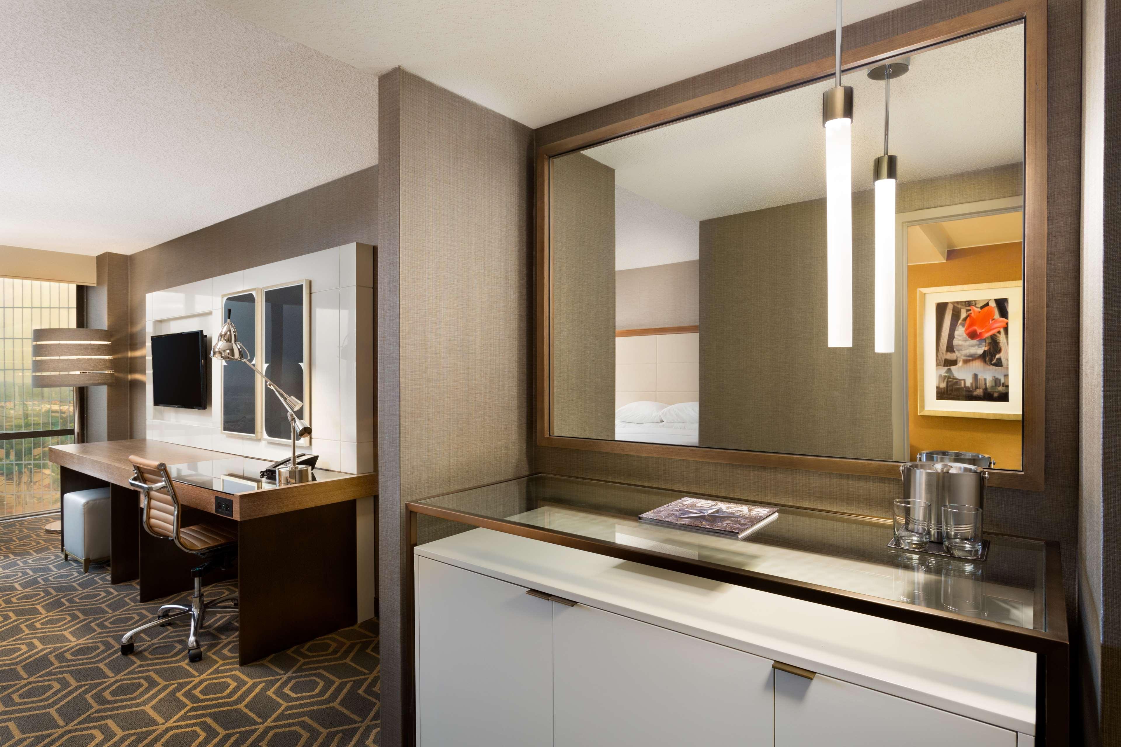 Doubletree By Hilton Hotel Dallas Campbell Centre Luaran gambar